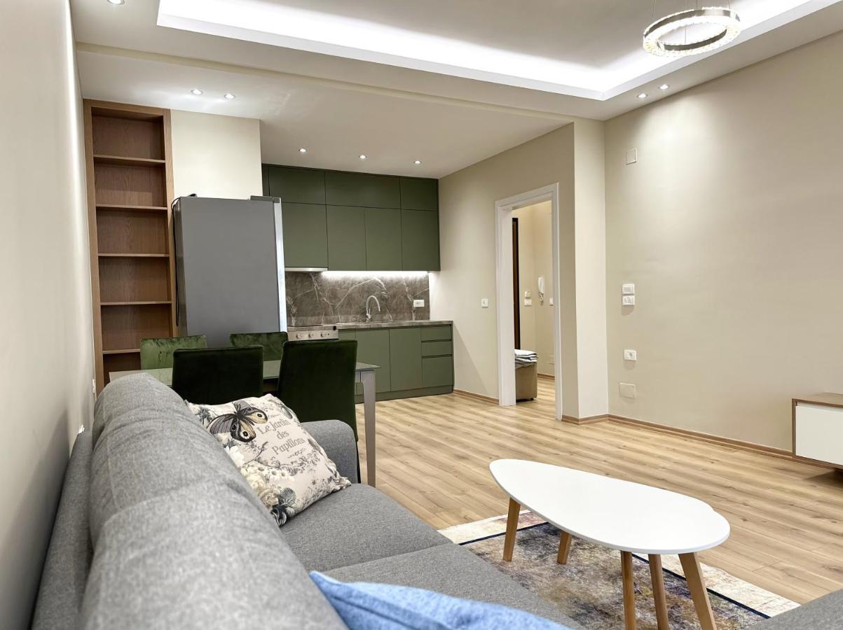 Deluxe Seaside Terraces Apartment